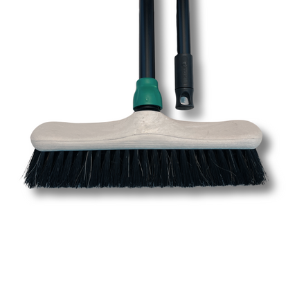 Balai MAUS 30cm - brosse de balayage douce en crin de cheval avec manche 150cm - recyclé - fabriqué en UE - très robuste