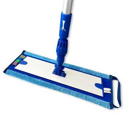 MAUS Flachmopp-Set 40cm mit Sprühstiel - Wischmopp mit Klettverschluss - 3 Mikrofasermopps